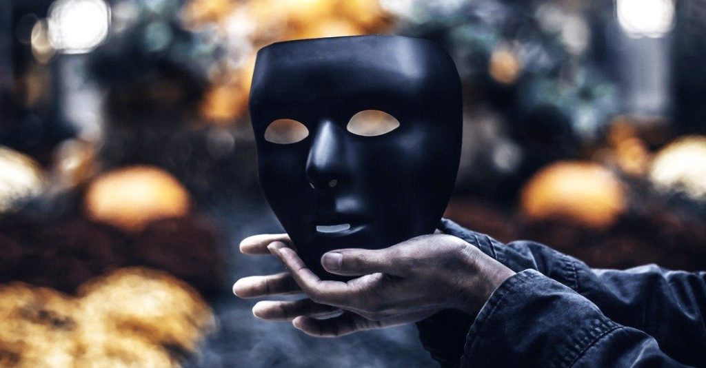 كبرياء التفاهة في بلاد&nbsp;الوجاهة